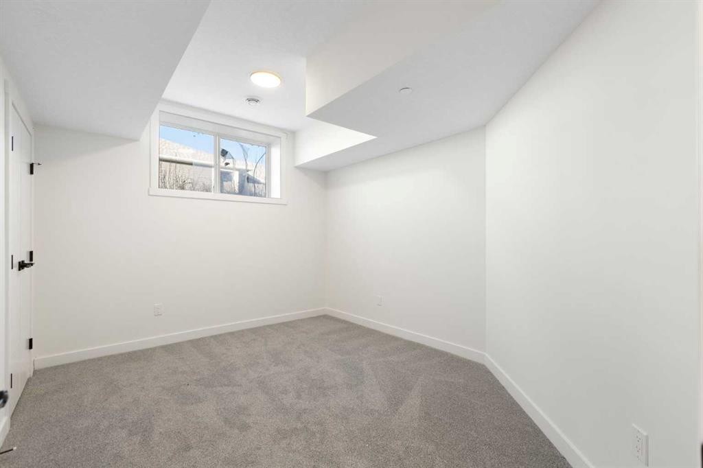 25 St. Andrews Close, Lyalta, AB - Indoor Photo Showing Other Room