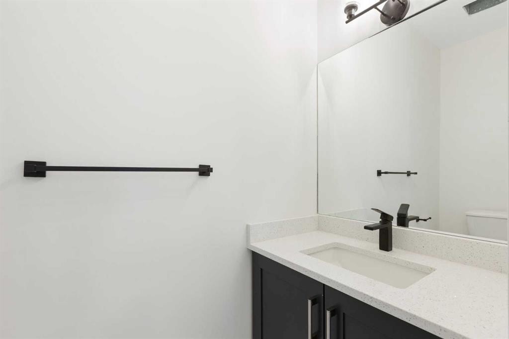 25 St. Andrews Close, Lyalta, AB - Indoor Photo Showing Bathroom