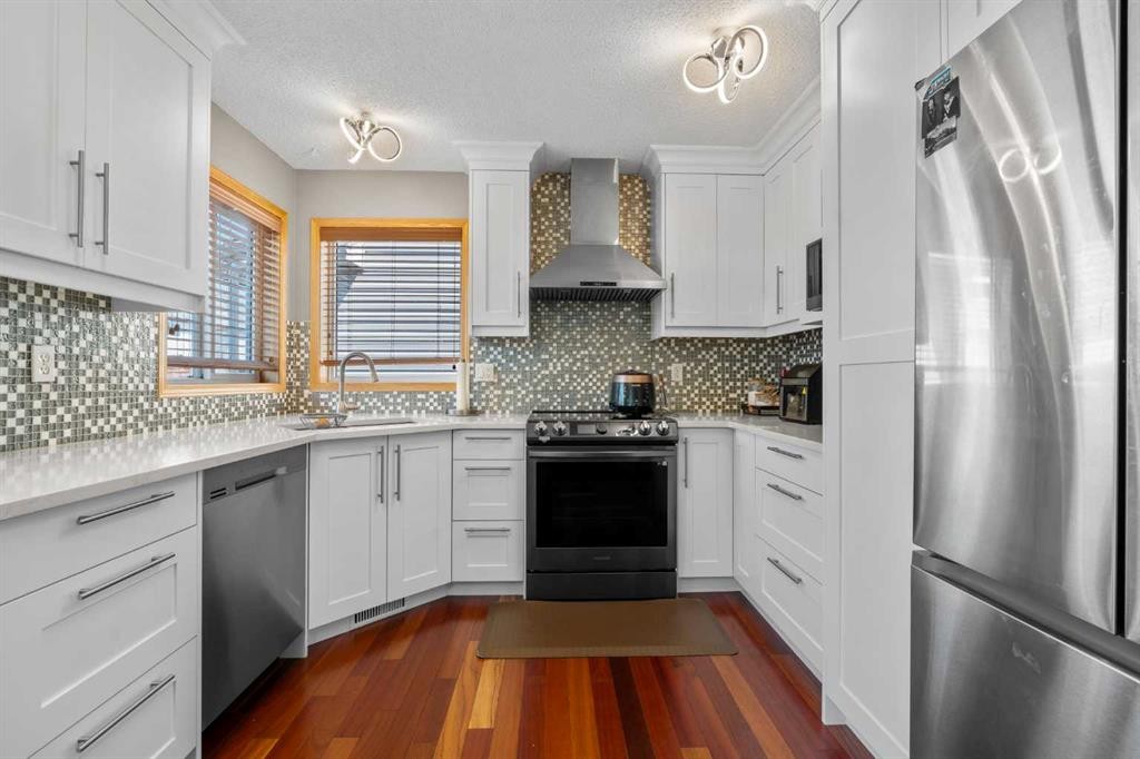 47 Coral Springs Close Ne, Calgary, AB - Indoor Photo Showing Kitchen With Upgraded Kitchen