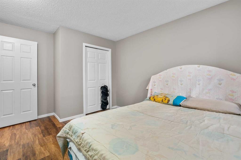 47 Coral Springs Close Ne, Calgary, AB - Indoor Photo Showing Bedroom