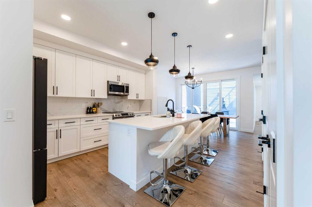 76 Lucas Boulevard Nw, Calgary, AB - Indoor Photo Showing Kitchen With Upgraded Kitchen