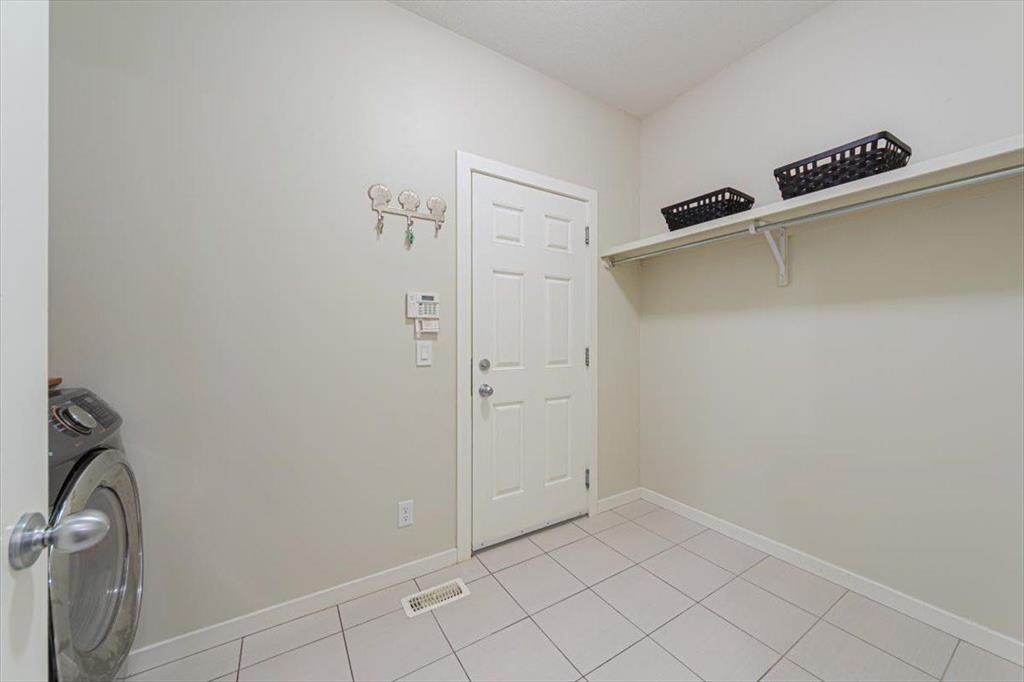 138 Copperpond Street Se, Calgary, AB - Indoor
