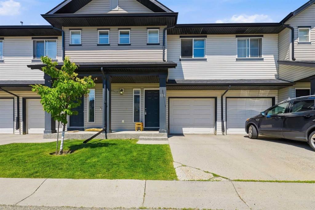 124 Everridge Gardens Sw, Calgary, AB - Outdoor With Facade