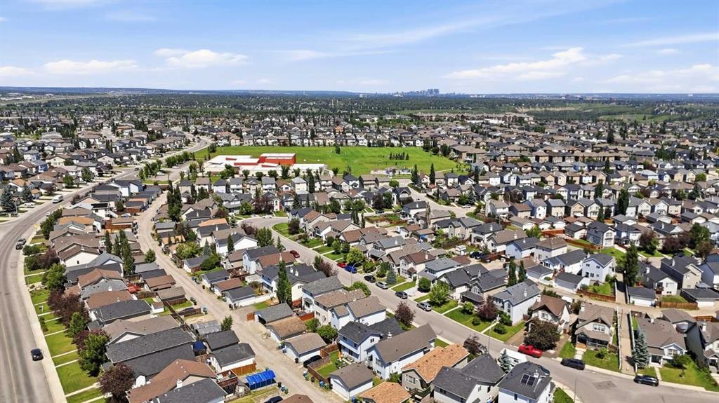 124 Everridge Gardens Sw, Calgary, AB - Outdoor With View