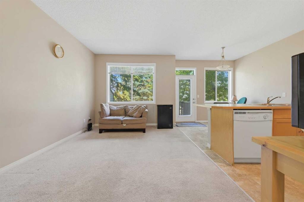 124 Everridge Gardens Sw, Calgary, AB - Indoor