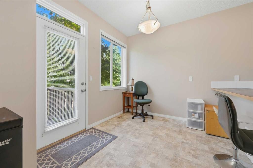 124 Everridge Gardens Sw, Calgary, AB - Indoor