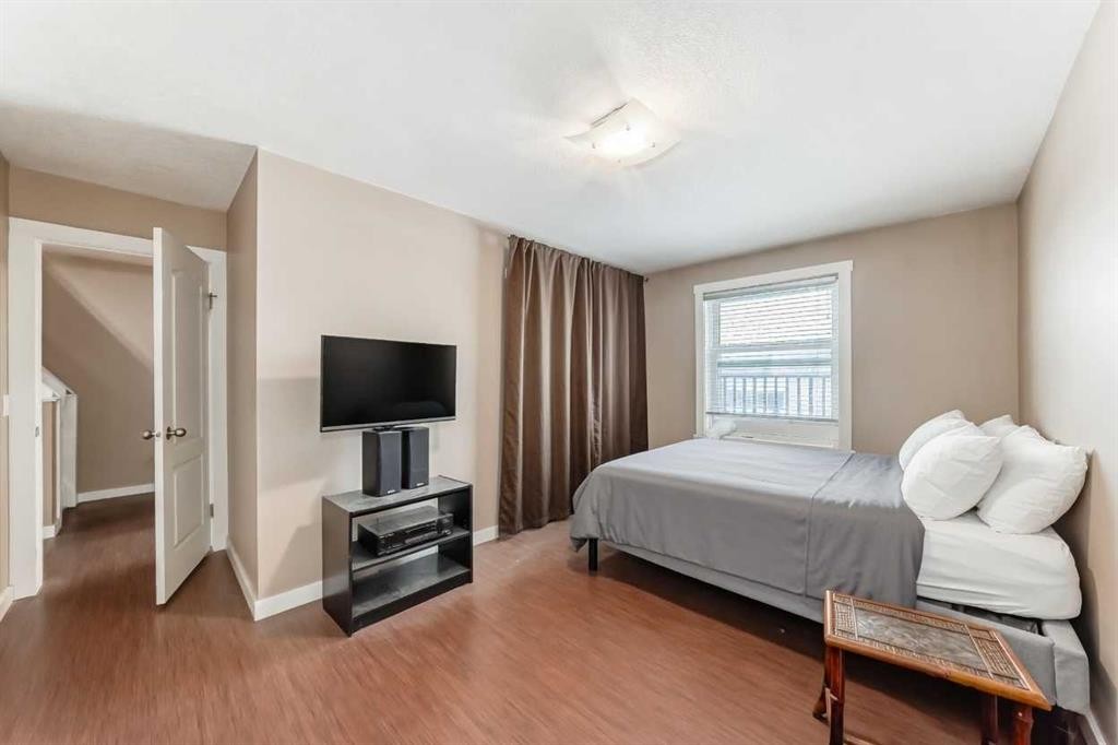 6-1922 9 Avenue Se, Calgary, AB - Indoor Photo Showing Bedroom