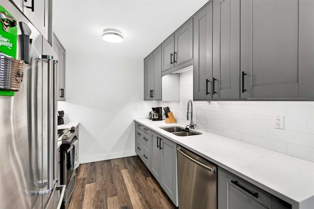 10-635 Marsh Road Ne, Calgary, AB - Indoor Photo Showing Kitchen With Stainless Steel Kitchen With Double Sink With Upgraded Kitchen