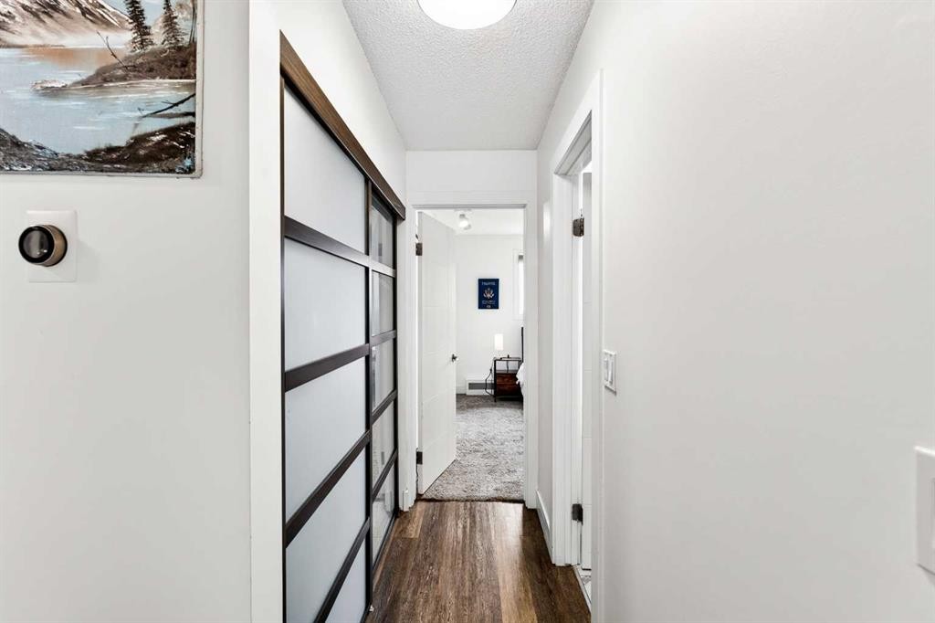 10-635 Marsh Road Ne, Calgary, AB - Indoor Photo Showing Other Room