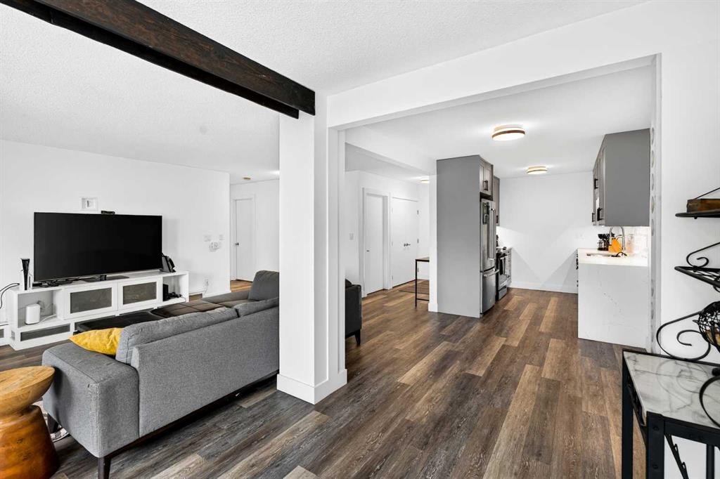 10-635 Marsh Road Ne, Calgary, AB - Indoor