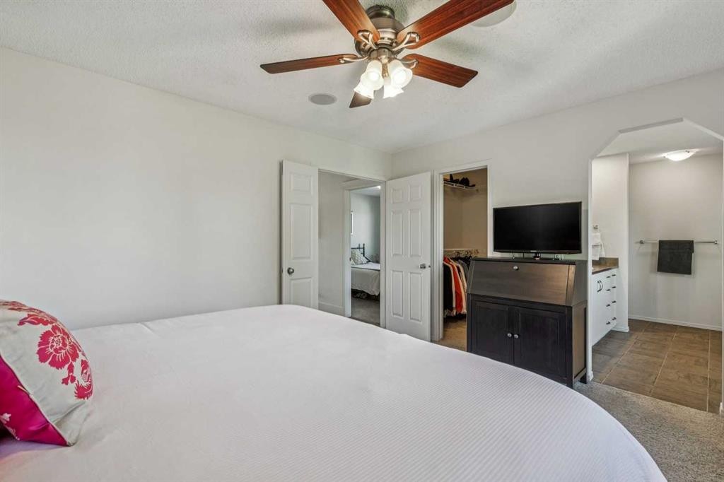 135 Tuscany Ravine Road Nw, Calgary, AB - Indoor Photo Showing Bedroom