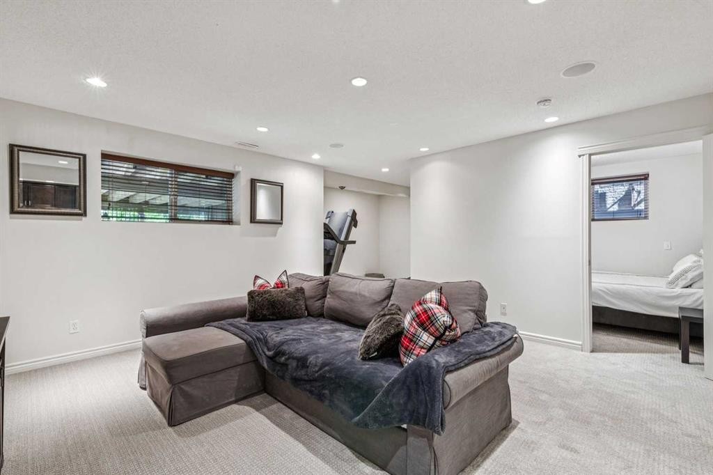 135 Tuscany Ravine Road Nw, Calgary, AB - Indoor