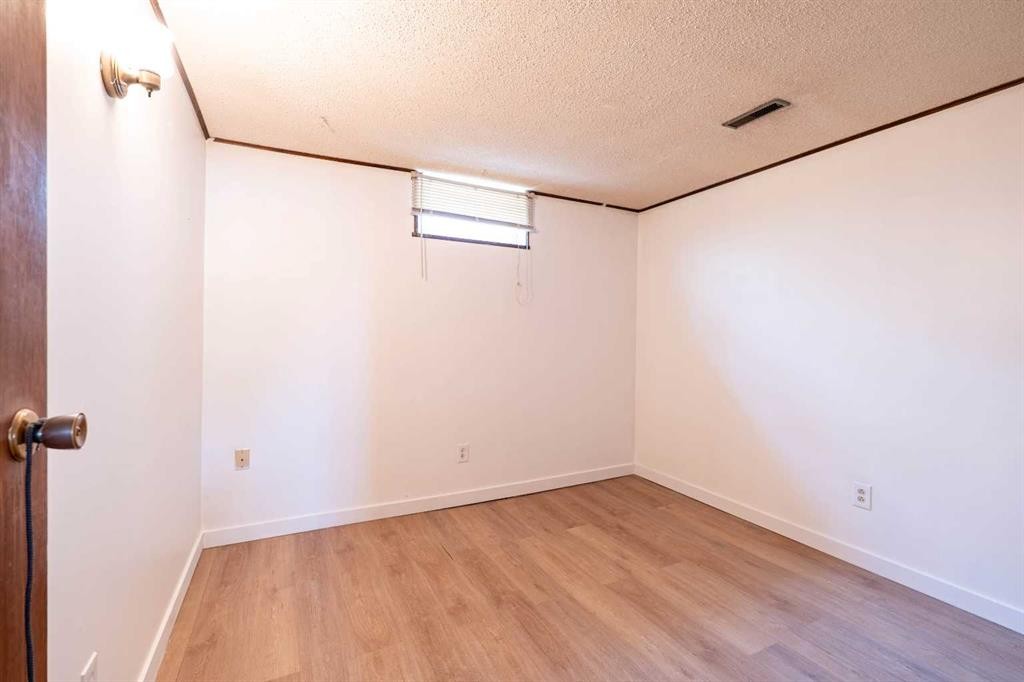 6823 4 Avenue Se, Calgary, AB - Indoor Photo Showing Other Room