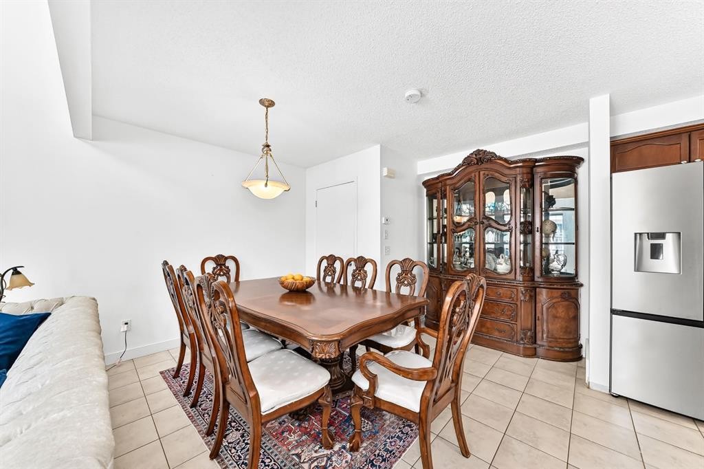619 Country Village Cape Ne, Calgary, AB - Indoor Photo Showing Dining Room