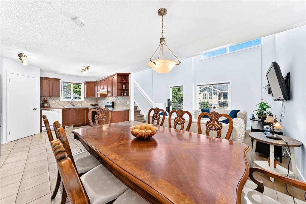 619 Country Village Cape Ne, Calgary, AB - Indoor Photo Showing Dining Room