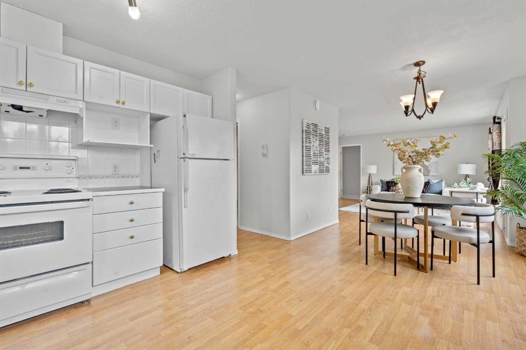 6591 Pinecliff Grove Ne, Calgary, AB - Indoor