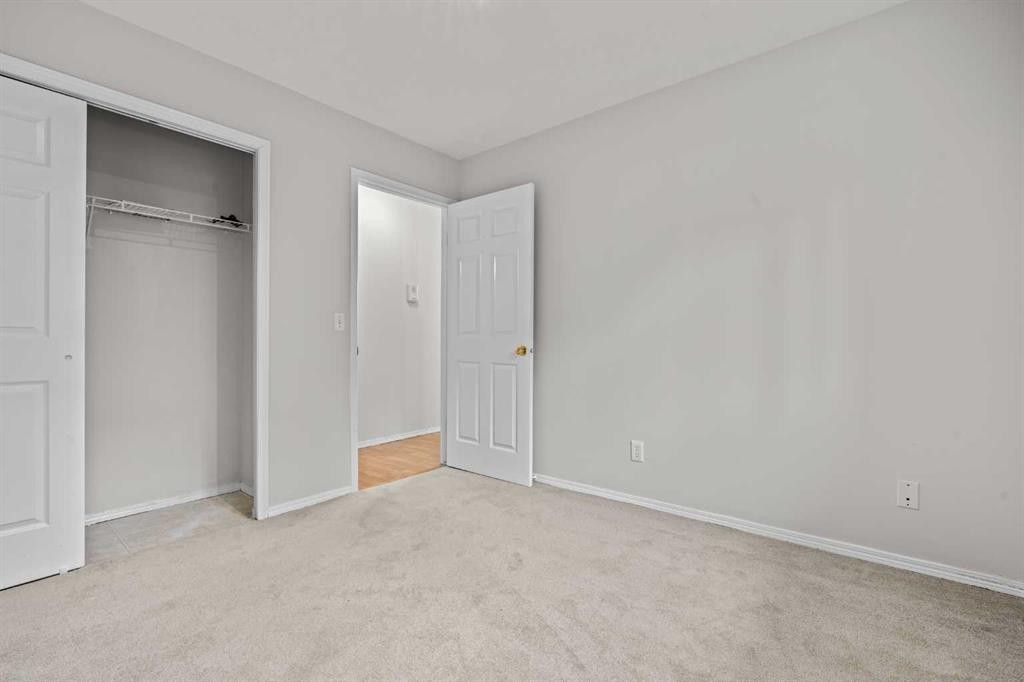 6591 Pinecliff Grove Ne, Calgary, AB - Indoor Photo Showing Other Room