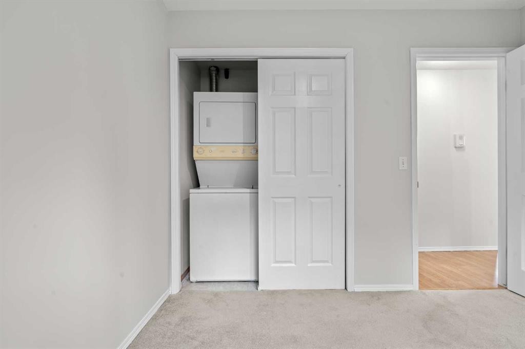 6591 Pinecliff Grove Ne, Calgary, AB - Indoor Photo Showing Laundry Room