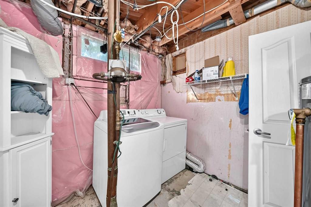 4628 Verona Drive Nw, Calgary, AB - Indoor Photo Showing Laundry Room