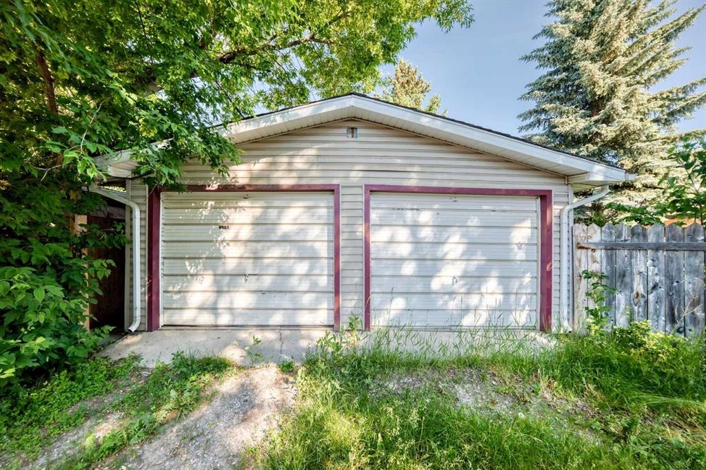 4628 Verona Drive Nw, Calgary, AB - Outdoor