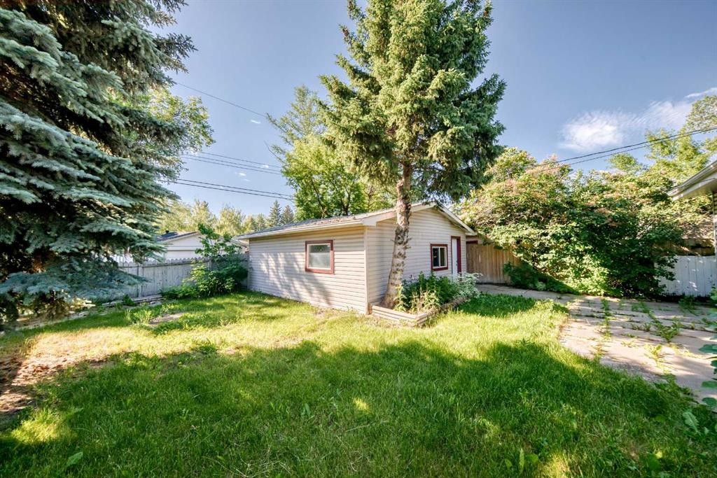 4628 Verona Drive Nw, Calgary, AB - Outdoor