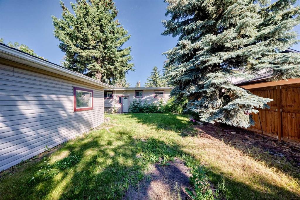 4628 Verona Drive Nw, Calgary, AB - Outdoor