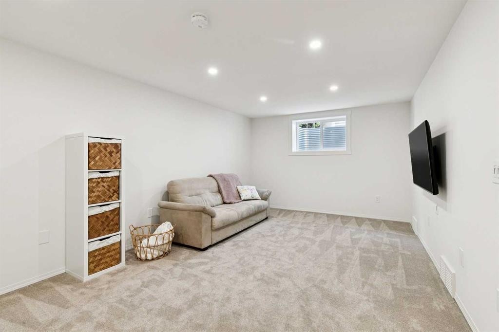 98 River Rock Way Se, Calgary, AB - Indoor