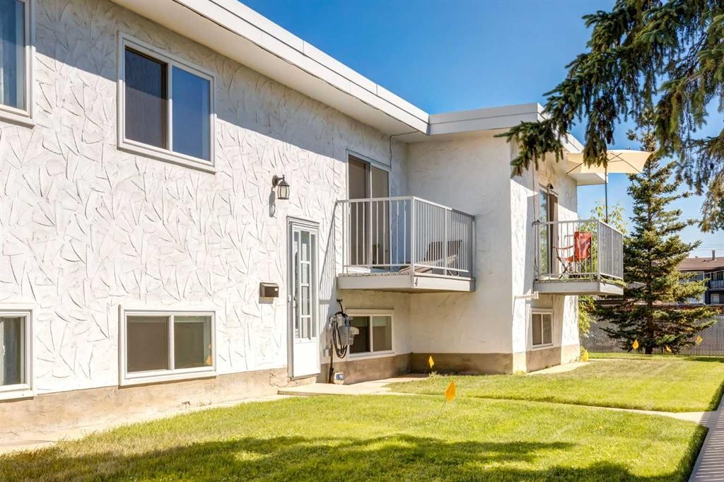 4503 75 Street Nw, Calgary, AB - Outdoor With Exterior