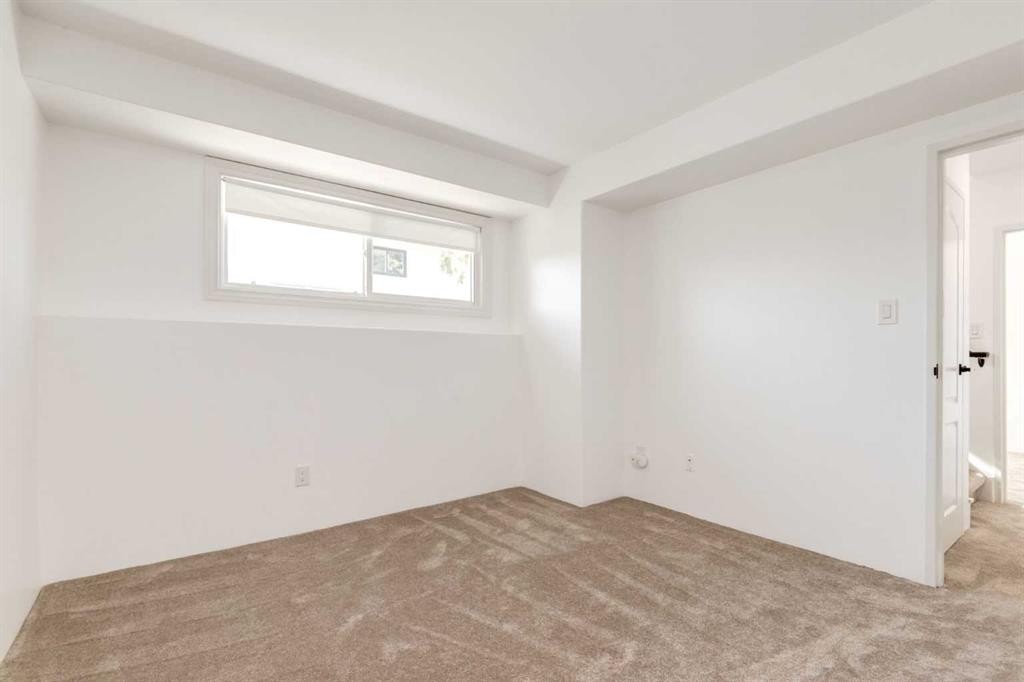 4503 75 Street Nw, Calgary, AB - Indoor Photo Showing Other Room