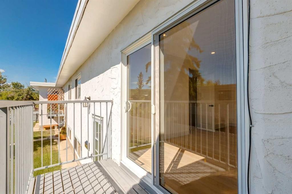 4503 75 Street Nw, Calgary, AB - Outdoor With Exterior