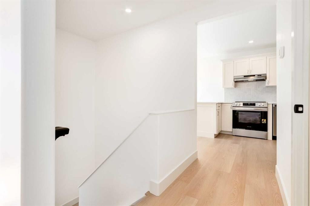 4503 75 Street Nw, Calgary, AB - Indoor