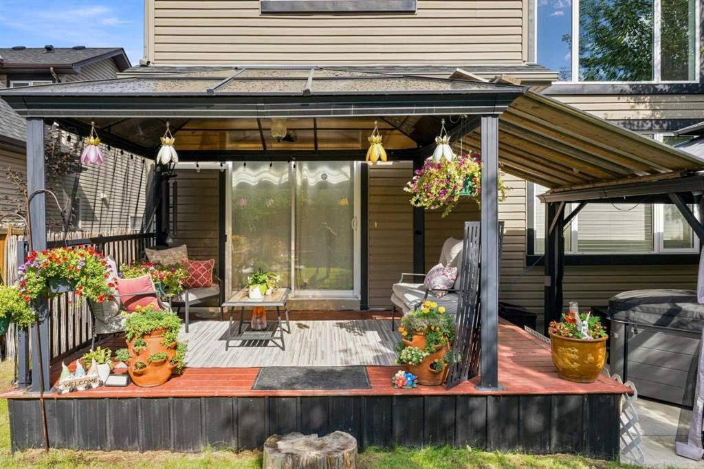 22 Westfall Drive, Okotoks, AB - Outdoor With Exterior