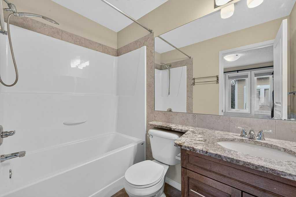 721 Auburn Bay Square Se, Calgary, AB - Indoor Photo Showing Bathroom