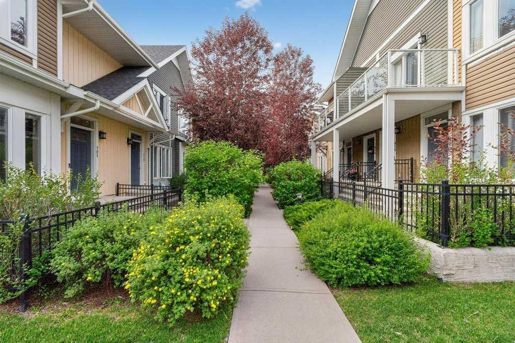 721 Auburn Bay Square Se, Calgary, AB - Outdoor