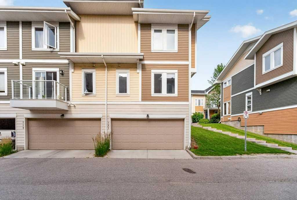721 Auburn Bay Square Se, Calgary, AB - Outdoor With Facade