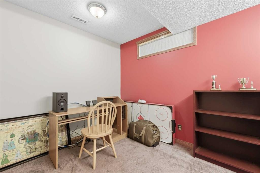 71 Woodpark Close Sw, Calgary, AB - Indoor