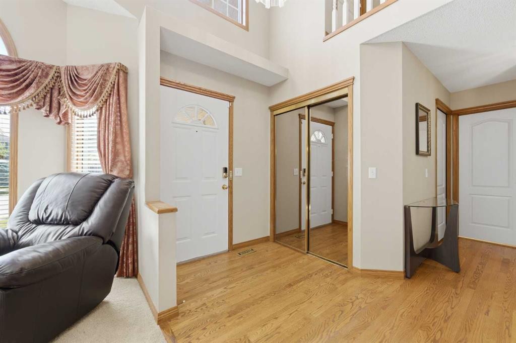 71 Woodpark Close Sw, Calgary, AB - Indoor Photo Showing Other Room