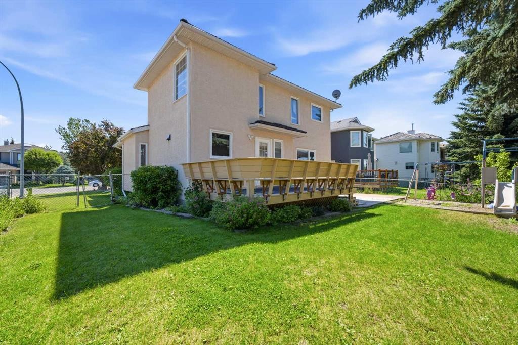 71 Woodpark Close Sw, Calgary, AB - Outdoor
