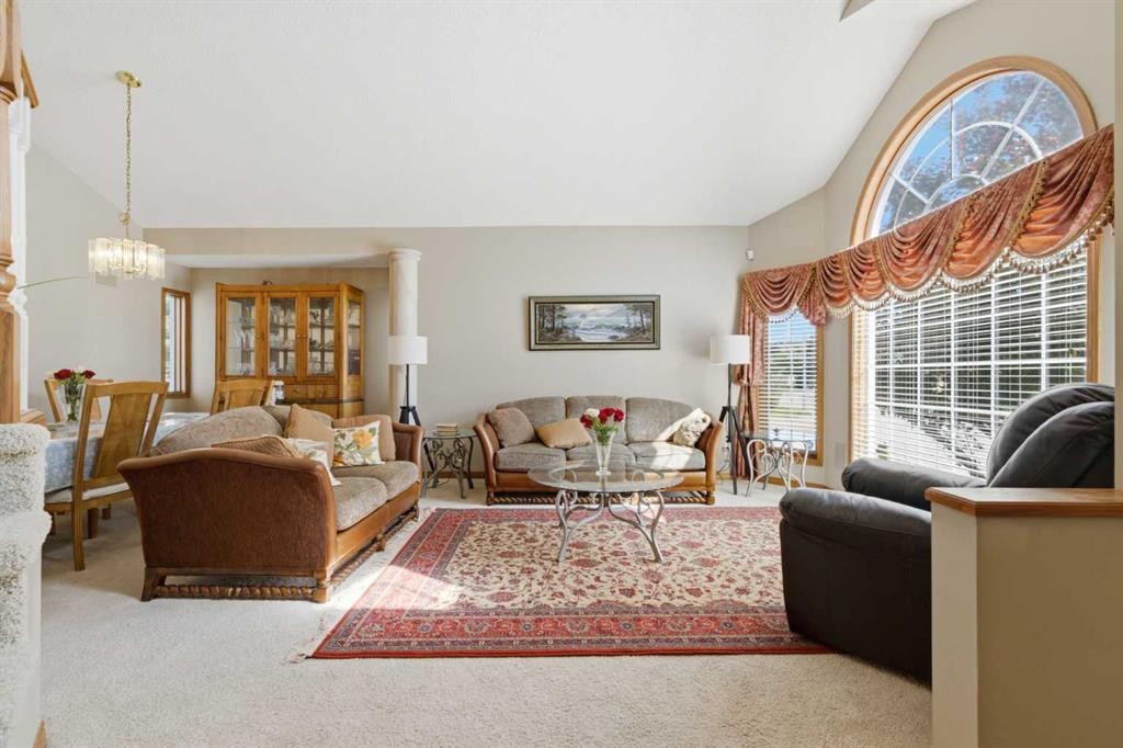 71 Woodpark Close Sw, Calgary, AB - Indoor Photo Showing Living Room