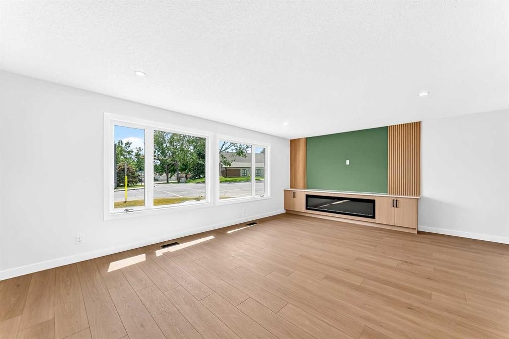 1204 Lake Sylvan Drive Se, Calgary, AB - Indoor