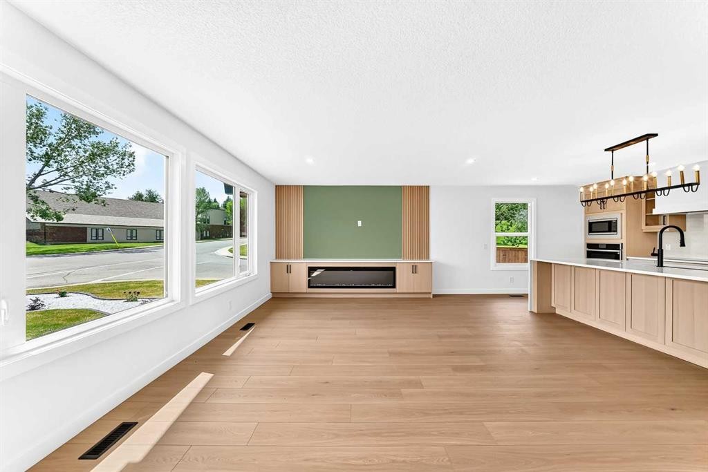 1204 Lake Sylvan Drive Se, Calgary, AB - Indoor