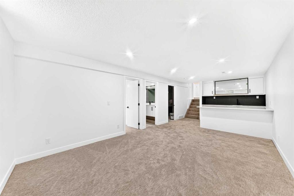 1204 Lake Sylvan Drive Se, Calgary, AB - Indoor Photo Showing Other Room