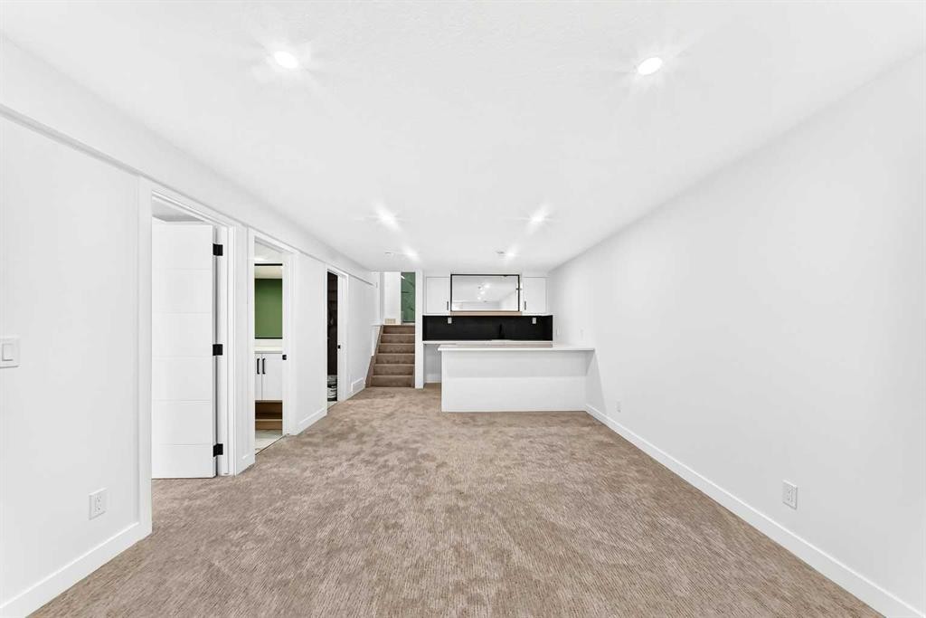 1204 Lake Sylvan Drive Se, Calgary, AB - Indoor Photo Showing Other Room