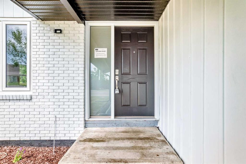 1204 Lake Sylvan Drive Se, Calgary, AB - Outdoor With Exterior