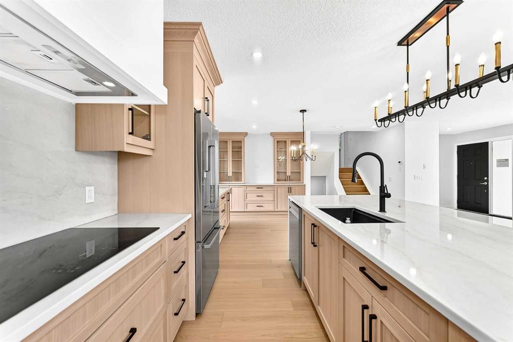 1204 Lake Sylvan Drive Se, Calgary, AB - Indoor Photo Showing Kitchen With Upgraded Kitchen