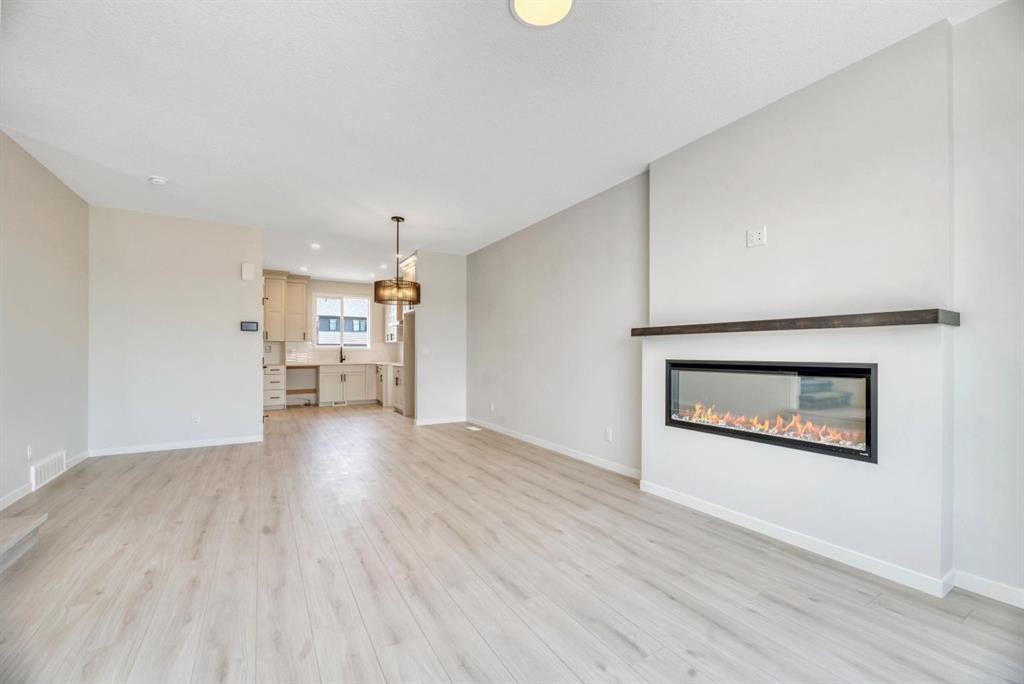 28 Mitchell Way Nw, Calgary, AB