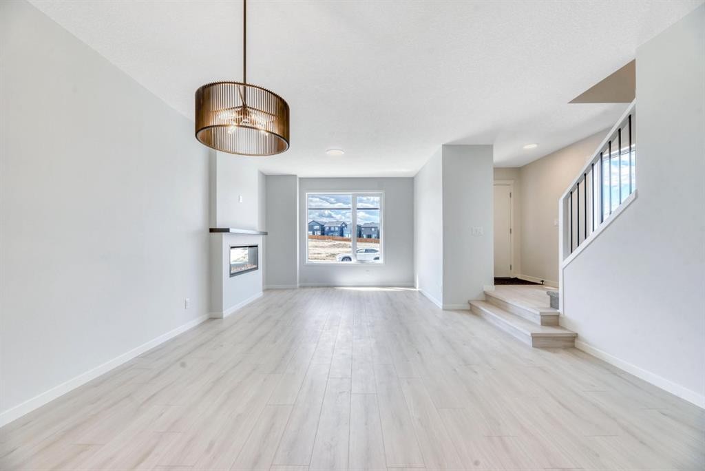 28 Mitchell Way Nw, Calgary, AB