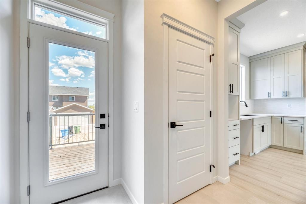 28 Mitchell Way Nw, Calgary, AB