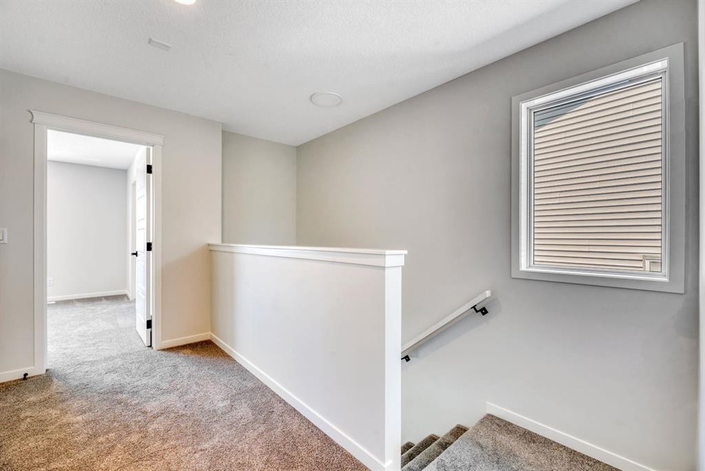 28 Mitchell Way Nw, Calgary, AB