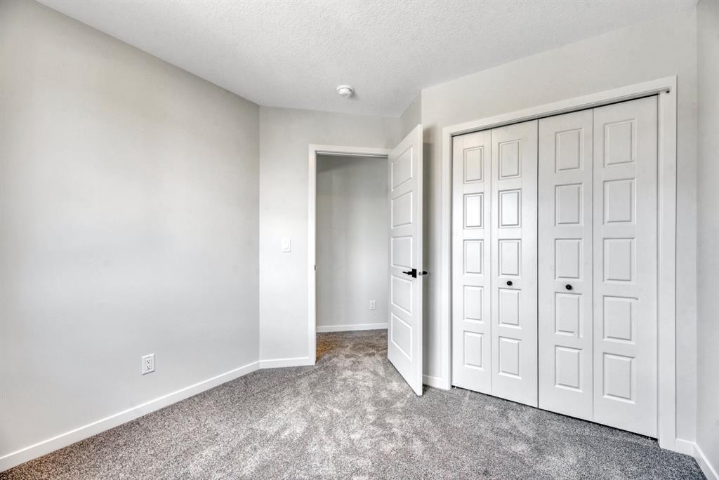 28 Mitchell Way Nw, Calgary, AB